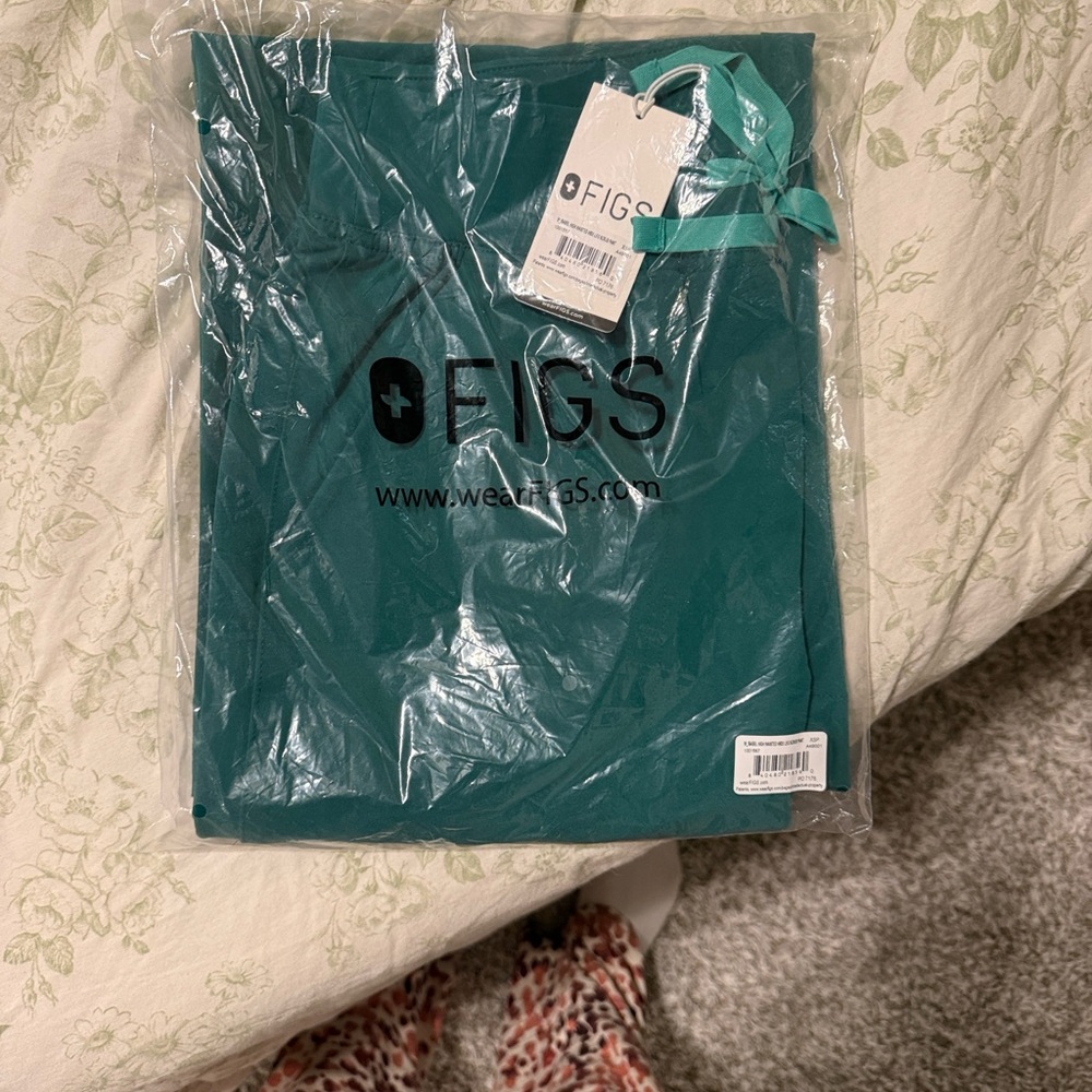Hunter Green Figs Scrubs Wide Leg Isabel SOLD OUT STYLE!!!!!